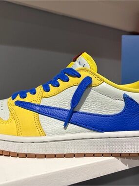 Jordan 1 Travis Scott Canary Authentic and Excellent Condition